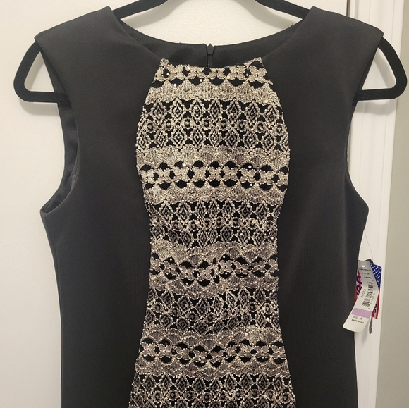 R&M Richards Sleeveless Gold Panel Sheath Dress Size 6 - Picture 5 of 13